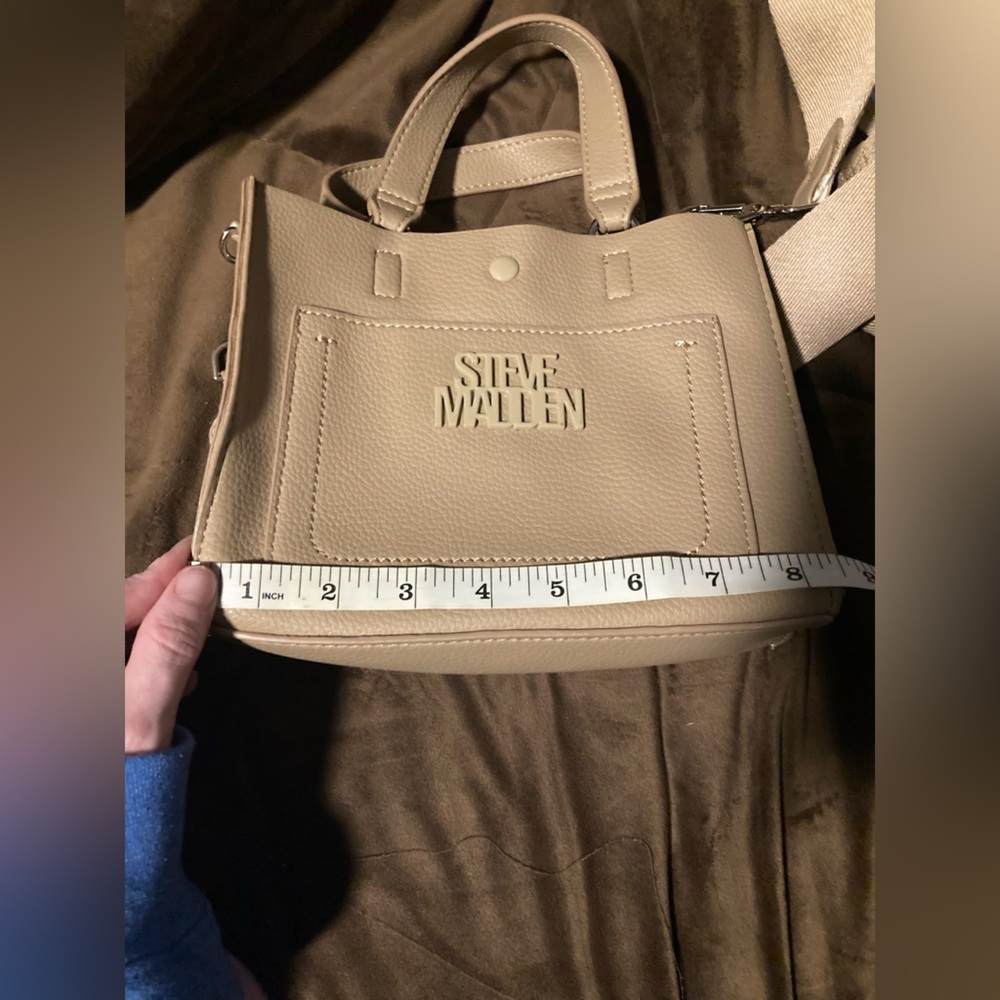 Steve Madden Beige Tote Bag with Strap, can be carried by hand or worn - Picture 3 of 11